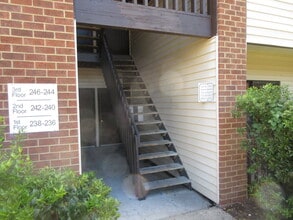 Building Photo - 346 Wells Ct