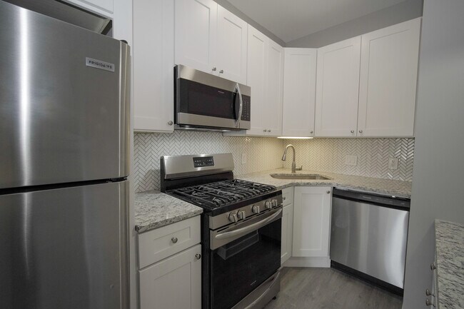 Building Photo - 2255 S Whipple St