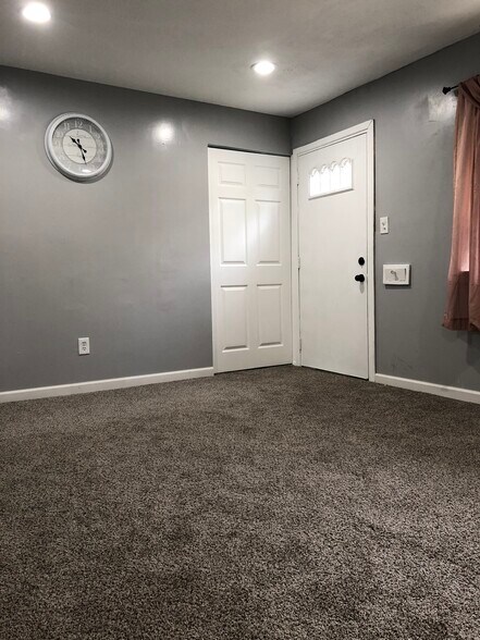 Building Photo - 4692 E 173rd St