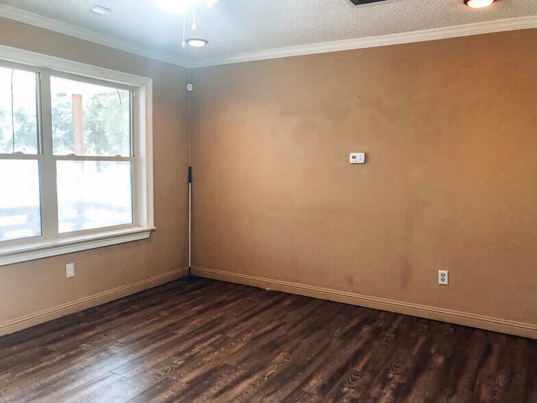 Building Photo - 3818 33rd St