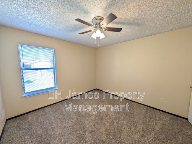 Building Photo - 1707 S 138th E Ave