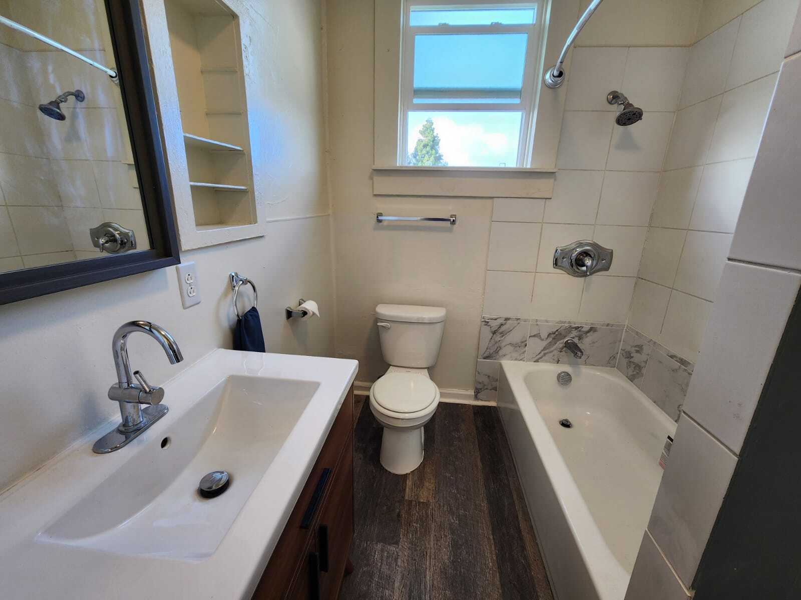 Bathroom - 544 Grant St