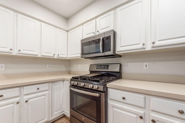 Building Photo - 3055 Glenloch Cir