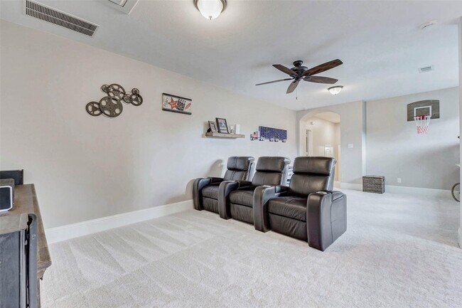 Building Photo - 5323 Lake Hill Farm Way