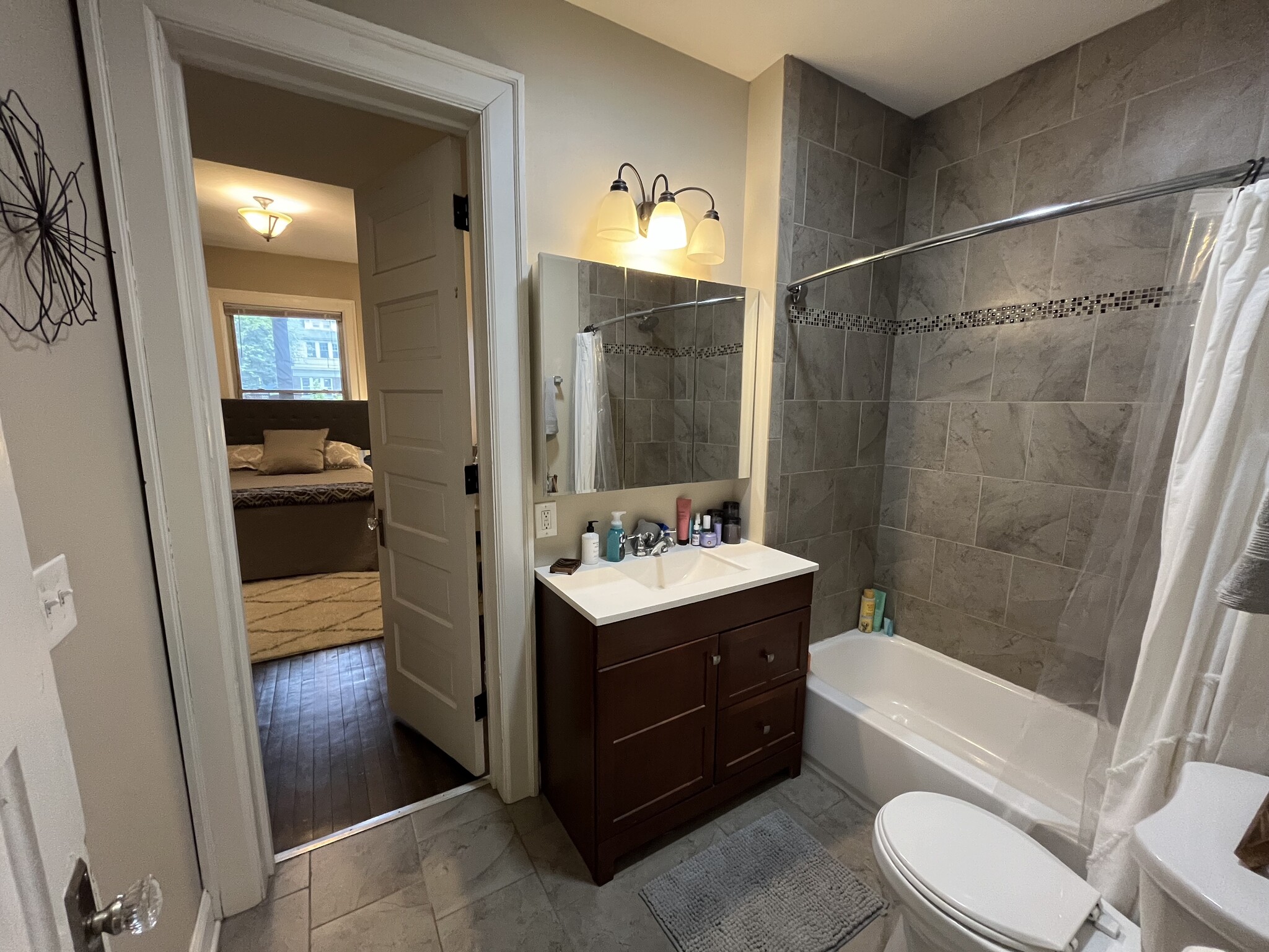 Bathroom - 2512 N Humboldt Blvd