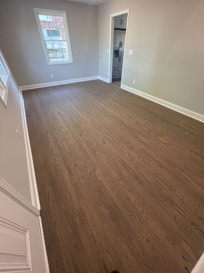 Building Photo - Beautiful Renovated 4 Bedroom Home For Rent With a Large Bonus Room!