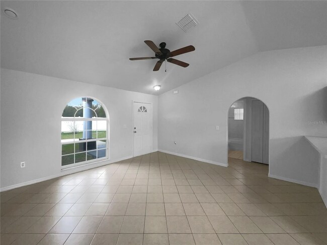 Building Photo - 546 Koala Dr