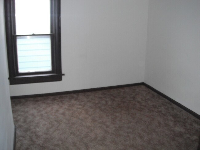 Building Photo - 209 Paul Ave N