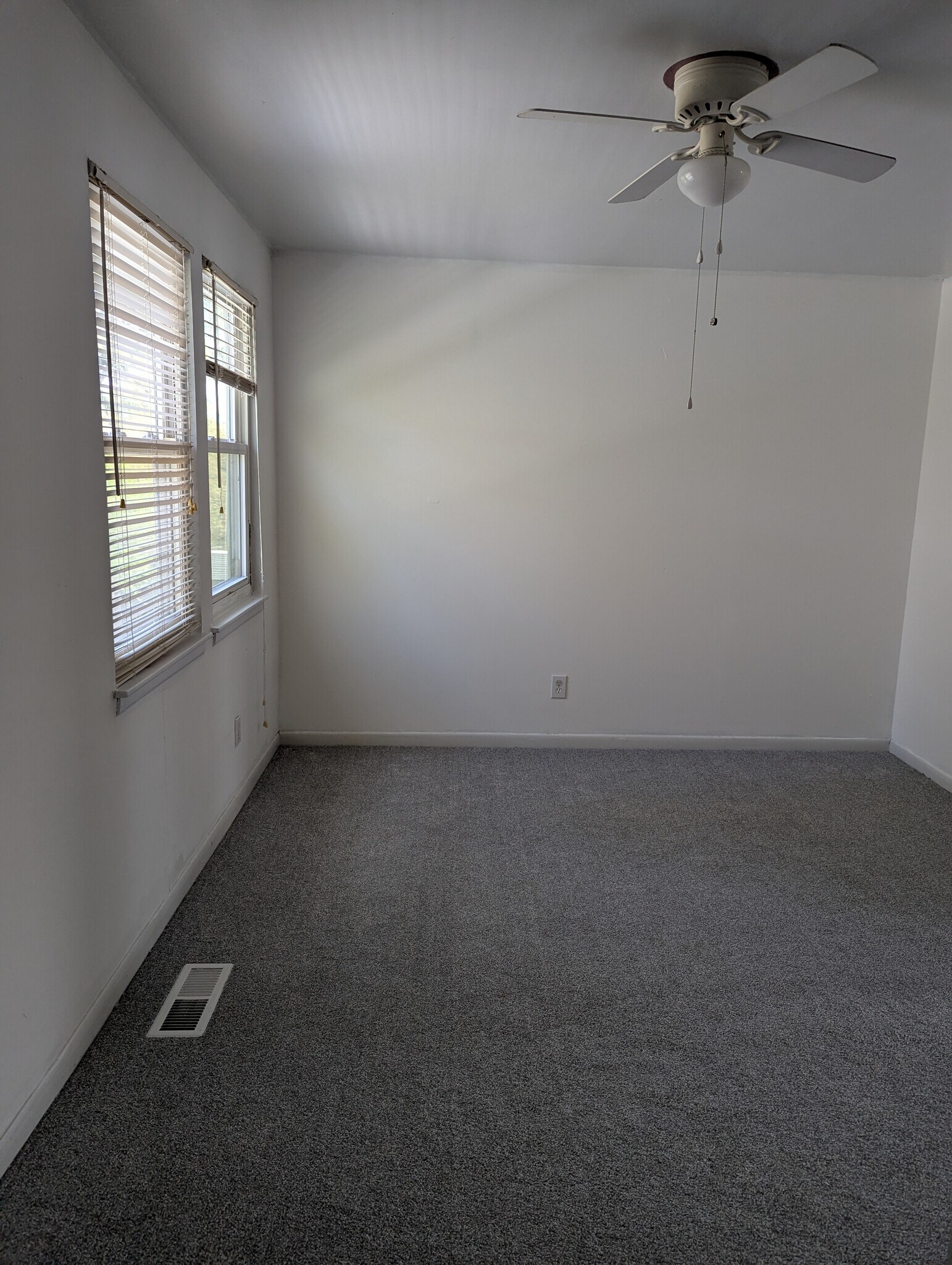 Building Photo - 3064 Comte Ct
