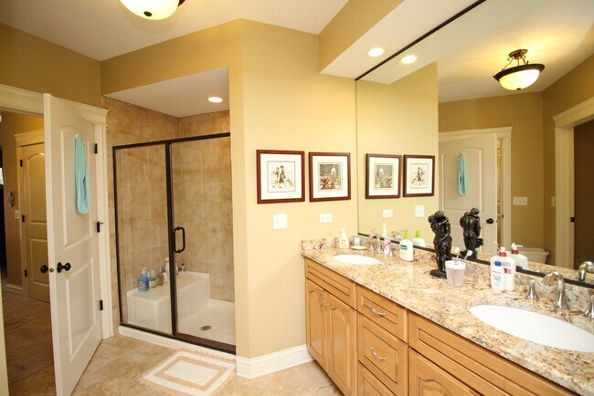 Building Photo - 10765 Clock Tower Dr