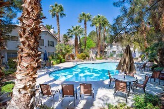 Building Photo - 3128 Tarpon