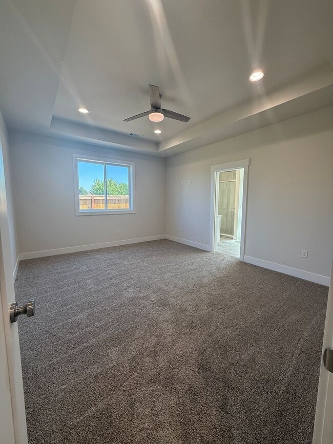 Building Photo - Beautiful New 3 Bed, 2 Bath Home in Northeast Medford