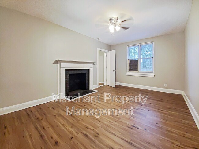 Building Photo - 4 Brookforest Dr
