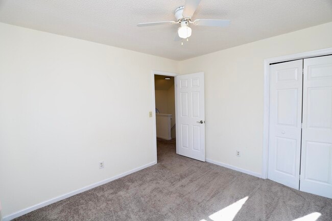 Building Photo - 21 N Trace Ct