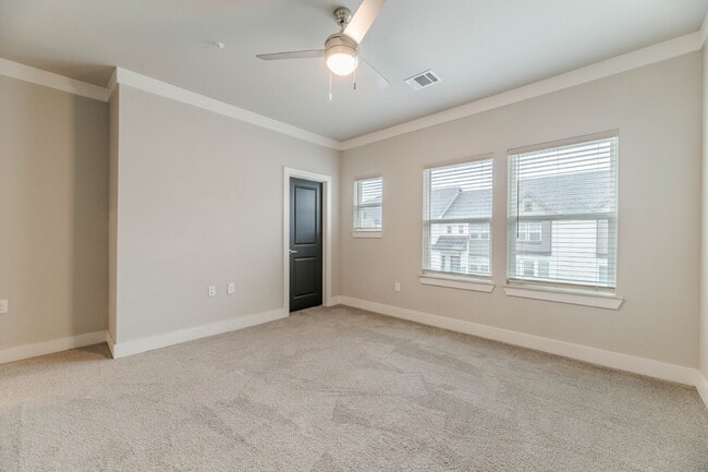 Building Photo - 3-Story 3 Bedroom, 3.5 bath Townhouse in a great community with easy access to PGBT and DNT