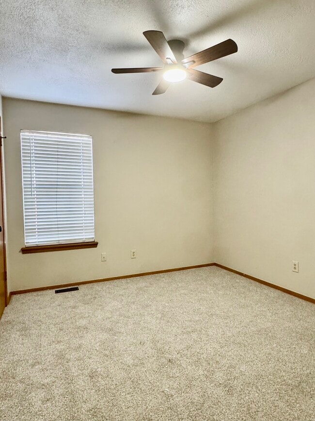 Building Photo - 10323 Haven Cir