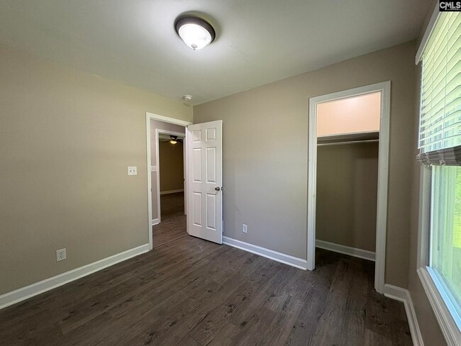 Building Photo - 624 Torwood Dr