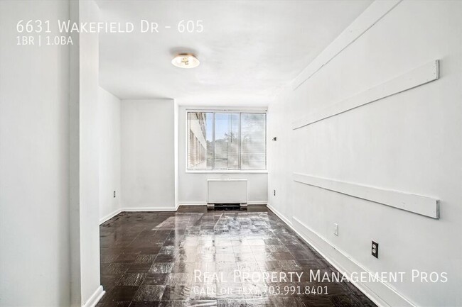 Building Photo - 6631 Wakefield Dr