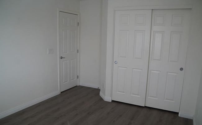 Building Photo - 494 Newberry Springs Dr