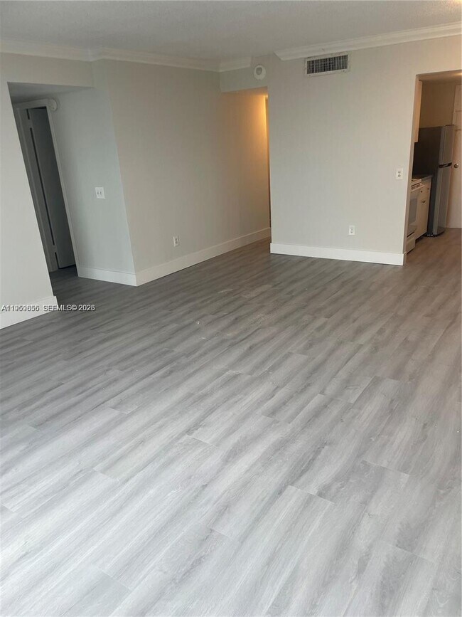 Building Photo - 2075 NE 164th St