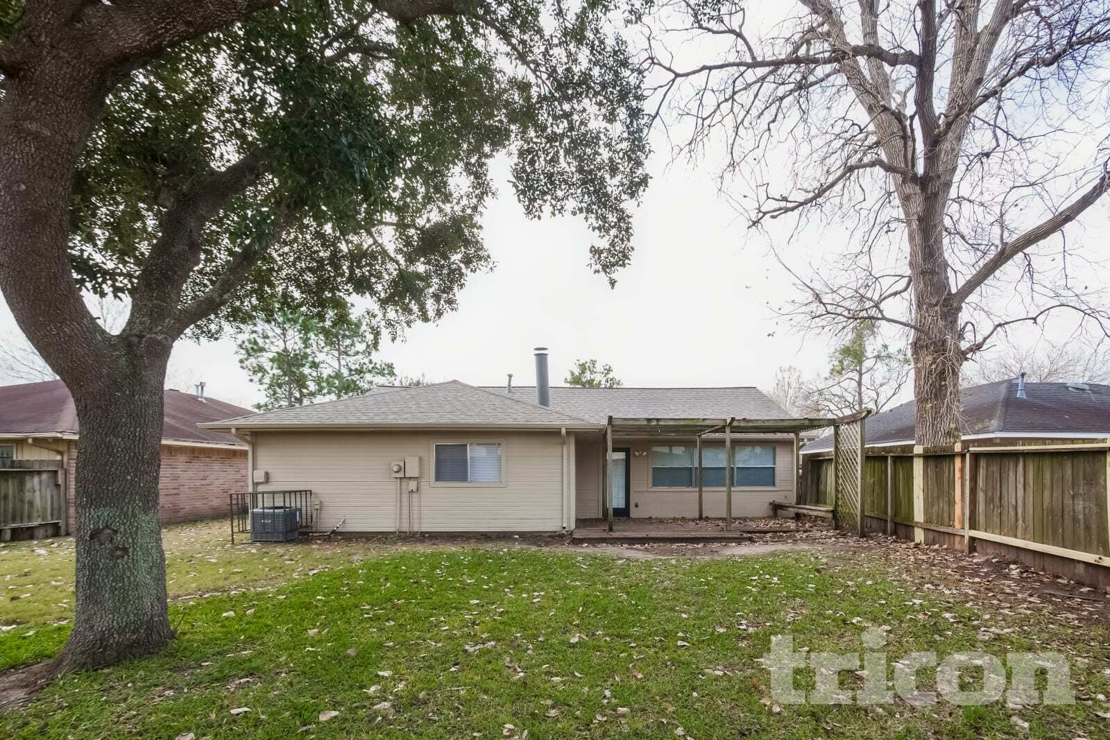 Building Photo - 16230 Rancho Blanco Dr