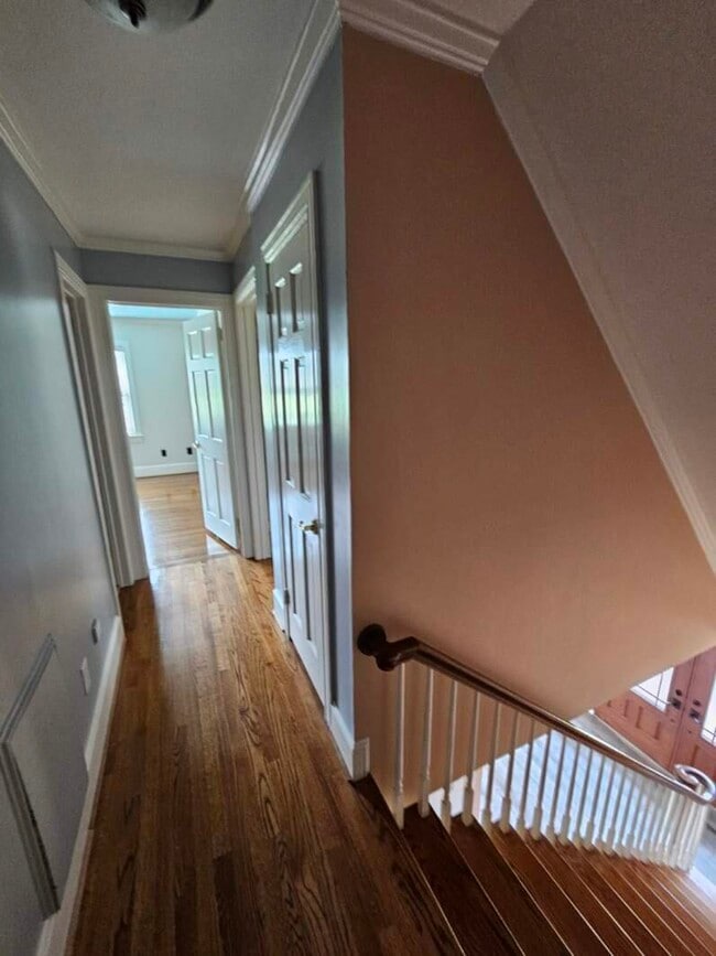 Building Photo - 217 Windsor Rd