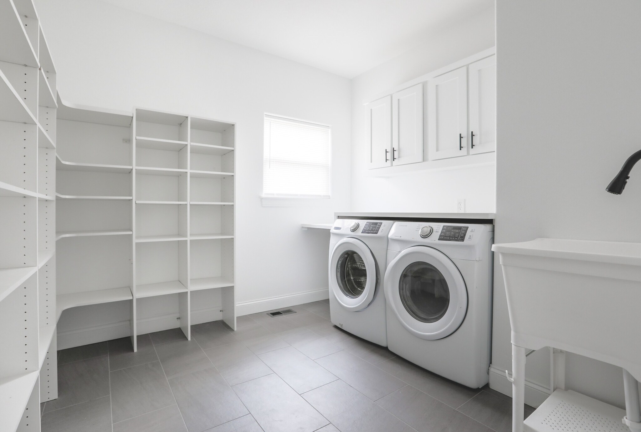 Building Photo - 2010 Merlin Dr