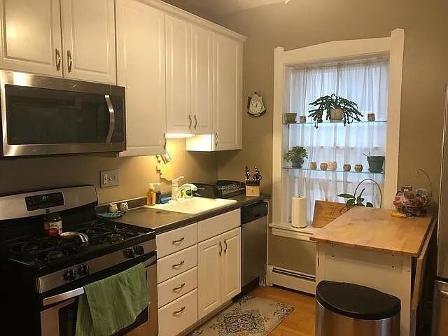 Building Photo - 5106 W Sunnyside Ave