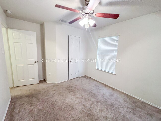 Building Photo - 617 Stirrup Bar Dr