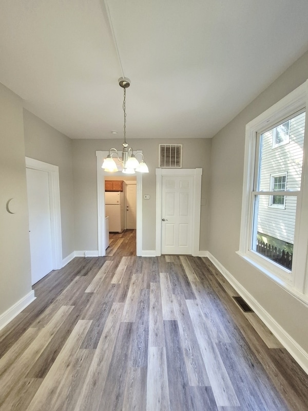 Building Photo - 3209 3rd Ave