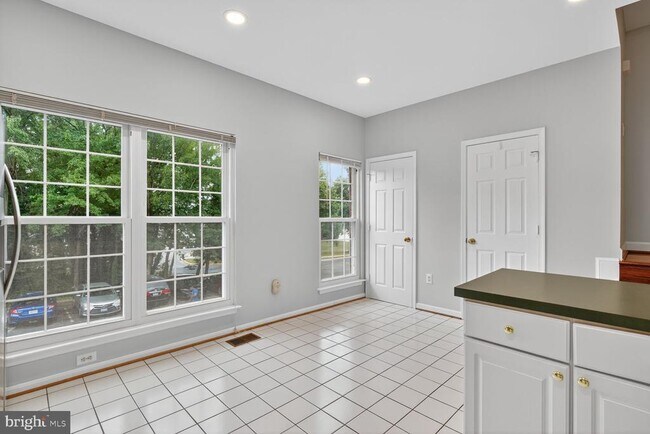 Building Photo - 5223 Ballycastle Cir