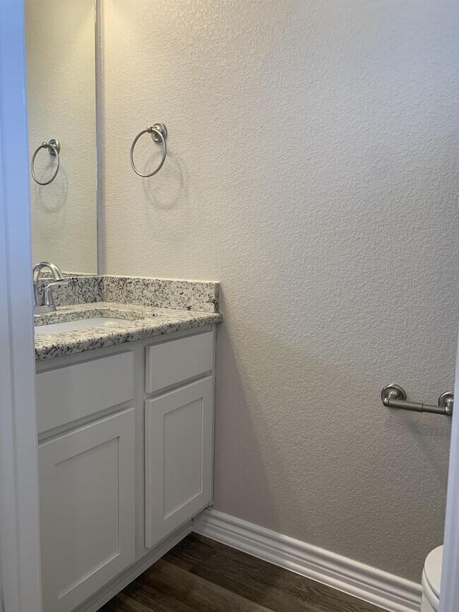 Building Photo - 7611 Stonehollow