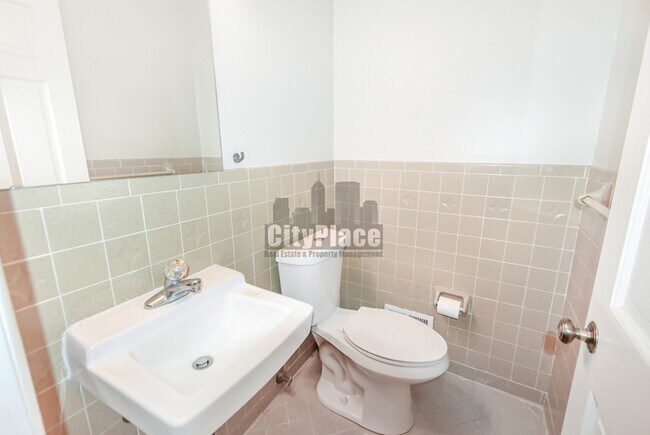 Building Photo - 5222 Nob Ln