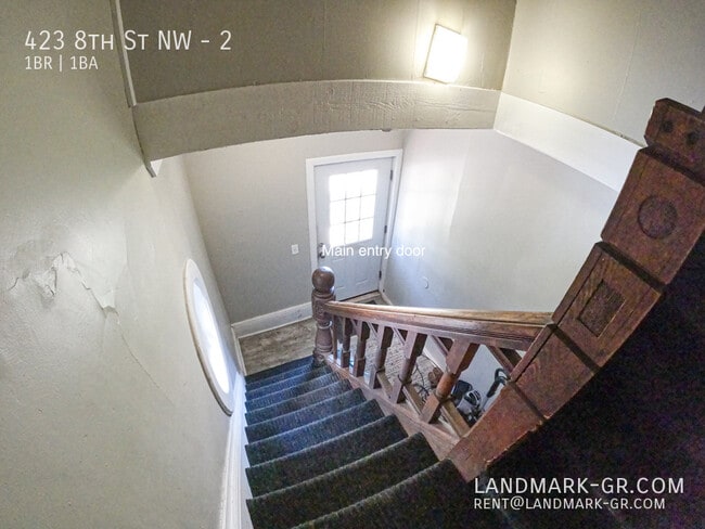 Building Photo - 423 8th St NW