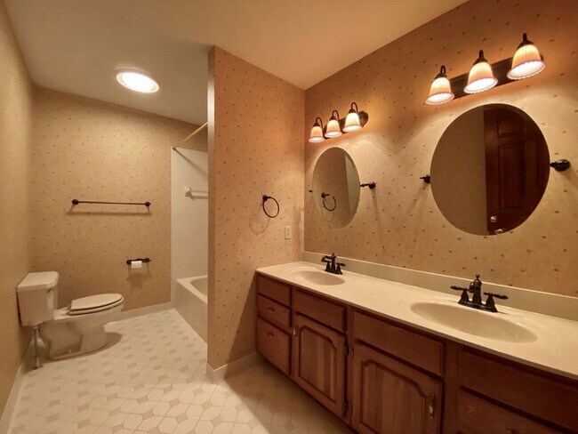 Building Photo - Available July 28th, 2026!