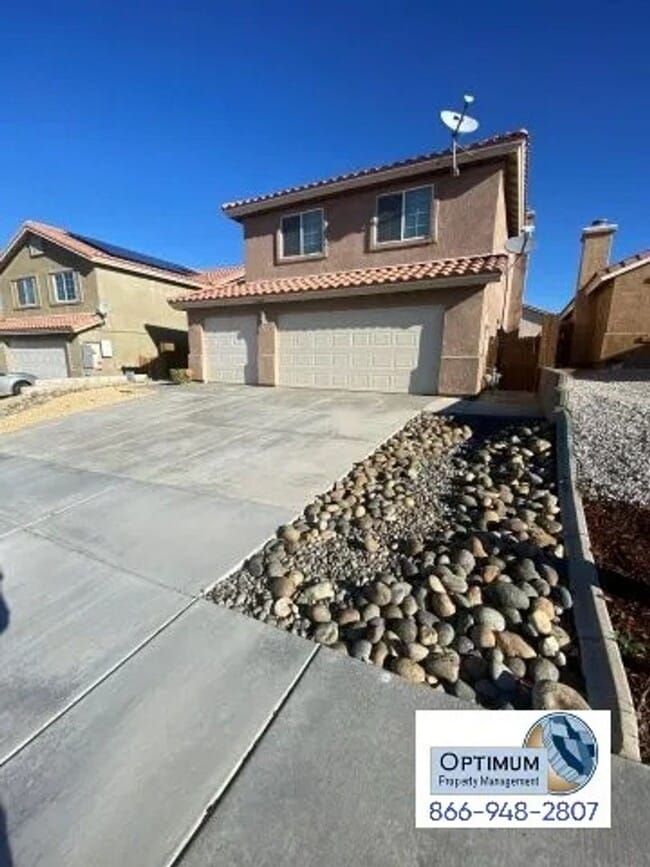 Building Photo - Spacious 4-Bedroom Home with 3-Car Garage & Downstairs Suite!