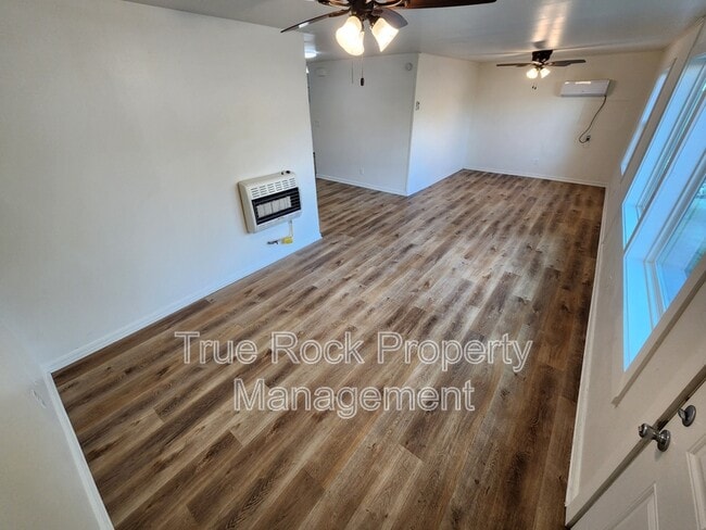 Building Photo - 519 E 14th St