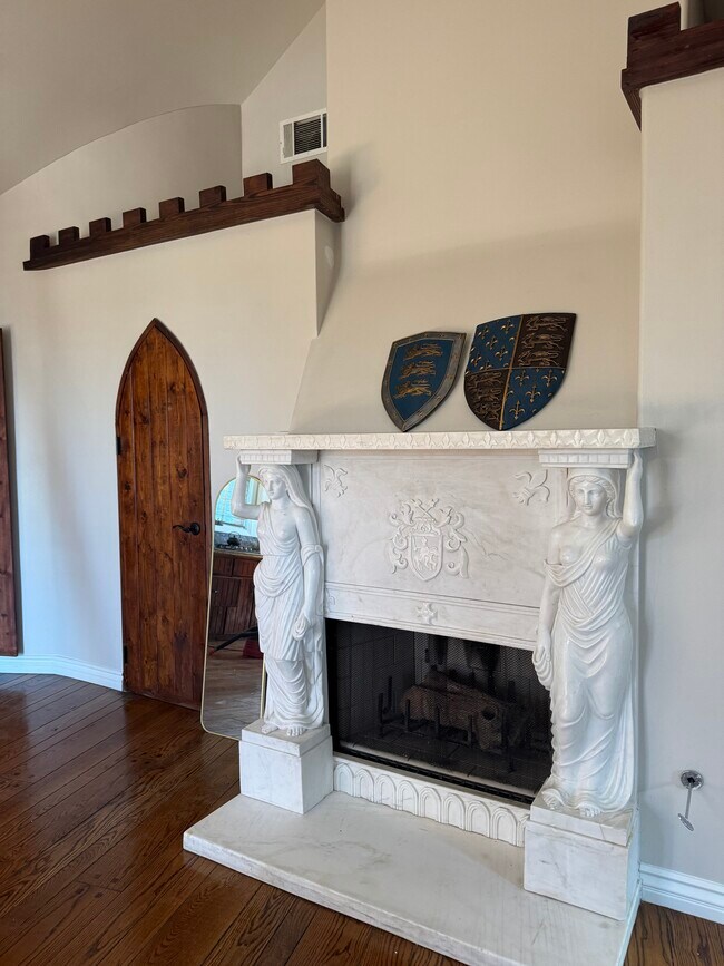 Building Photo - 12315 Marine St