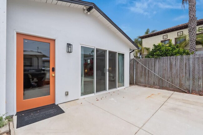Building Photo - 722 Arbuckle Pl