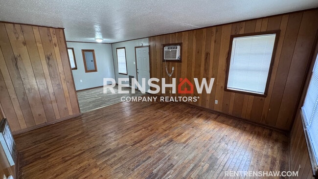 Building Photo - 92-E Navy Dr