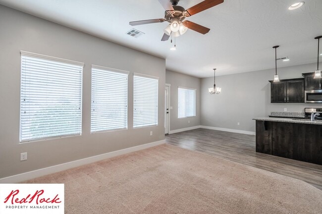 Building Photo - 4 Bedroom Spacious St. George Home with Large Backyard