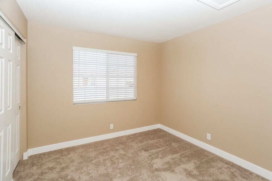 Building Photo - 925 Sunnyfield Way