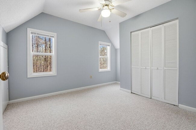 Building Photo - Peaceful on Poplar