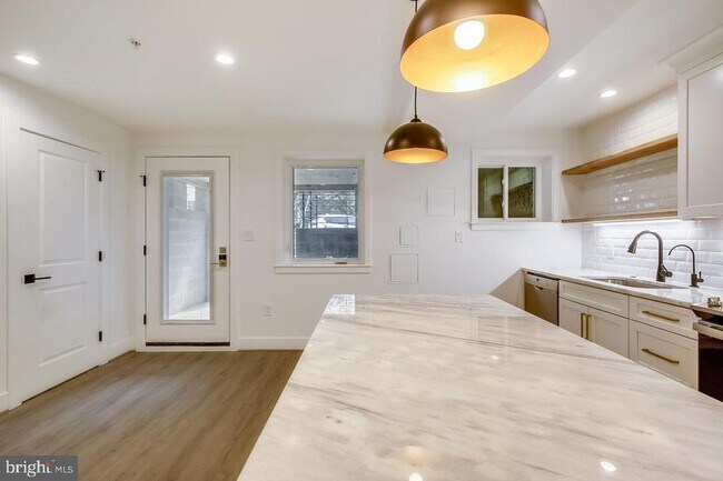 Building Photo - 4416 15th St NW