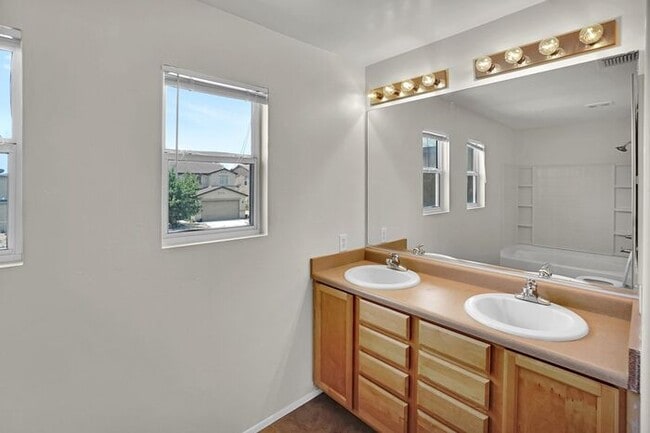 Building Photo - Spacious Sanctuary in Sahuarita: Modern Living Meets Outdoor Comfort