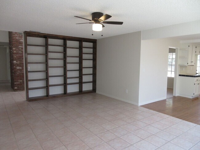 Building Photo - Duggan Property Management, Inc presents, Gorgeous home in Porter Ranch On Braemore Rd.