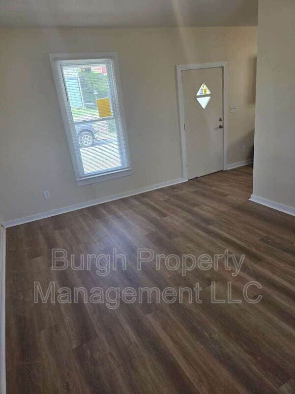 Building Photo - 222 Vine St