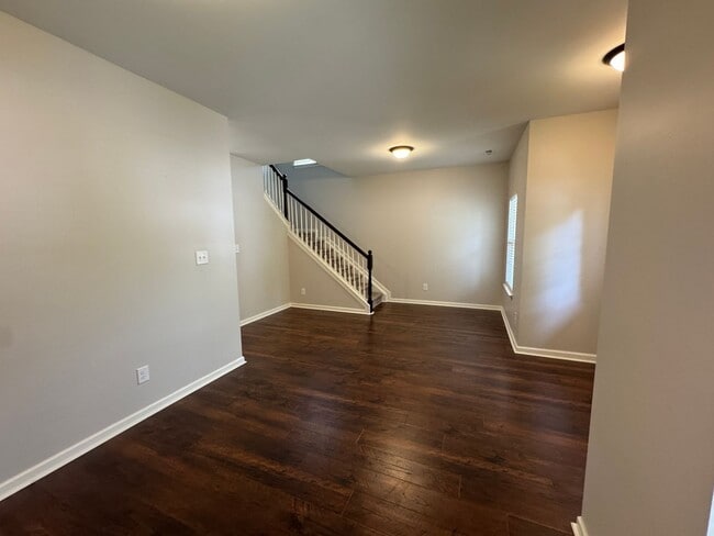 Building Photo - Move-in Ready! **Move-in Special** $250 of...
