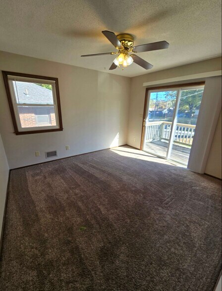 Building Photo - 4419 Sterling Ave