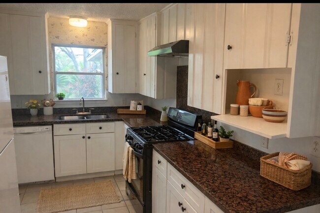 Building Photo - 2814 Conway St